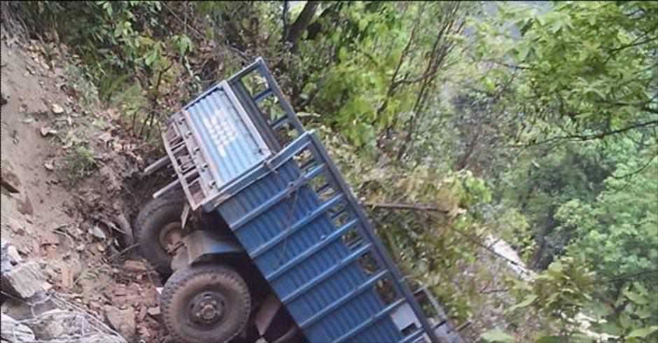 minitruck-accident-1