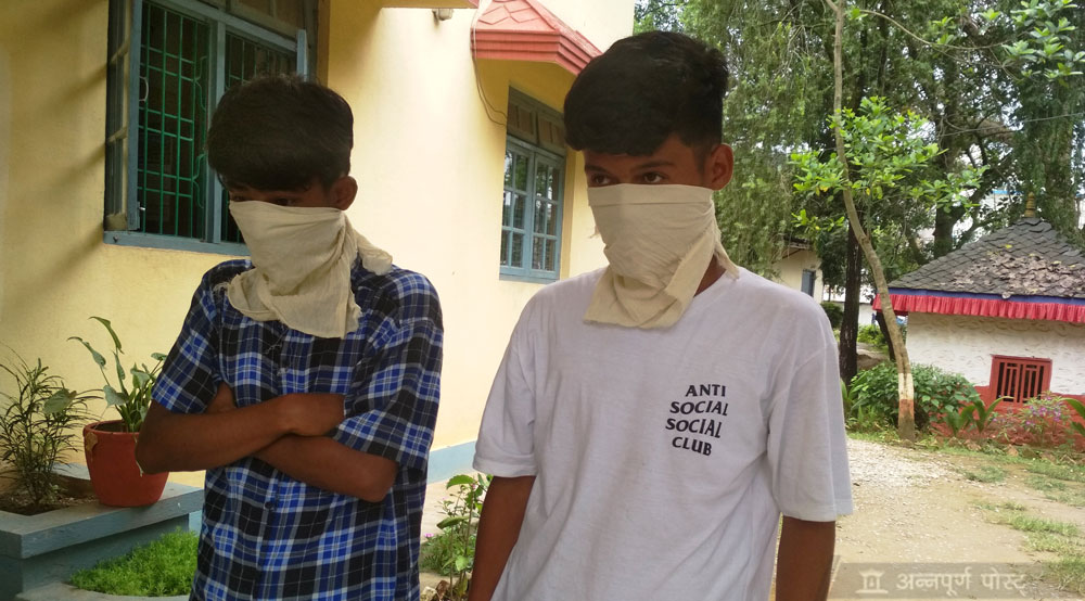 milan-ghimire-bikram-gurung-fake-examininor-dhading-see_20180811072859