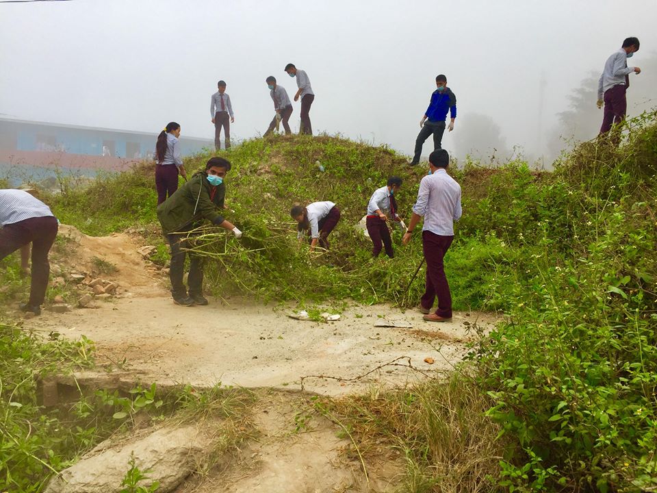 43122659_348677835870251_5543782243366862848_n