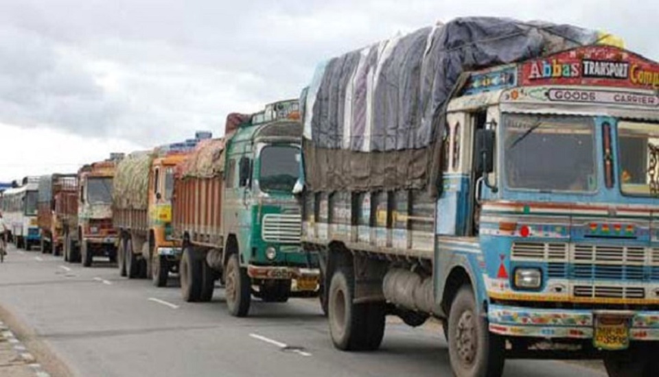 India-Truck-Queues