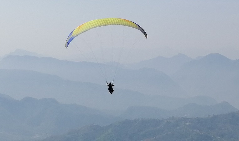 Paragliding Tanahunsur1