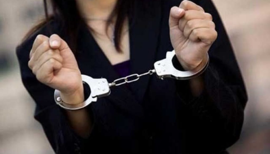 woman_arrest_