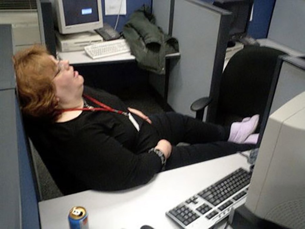 Funny-People-Sleeping-at-Work-