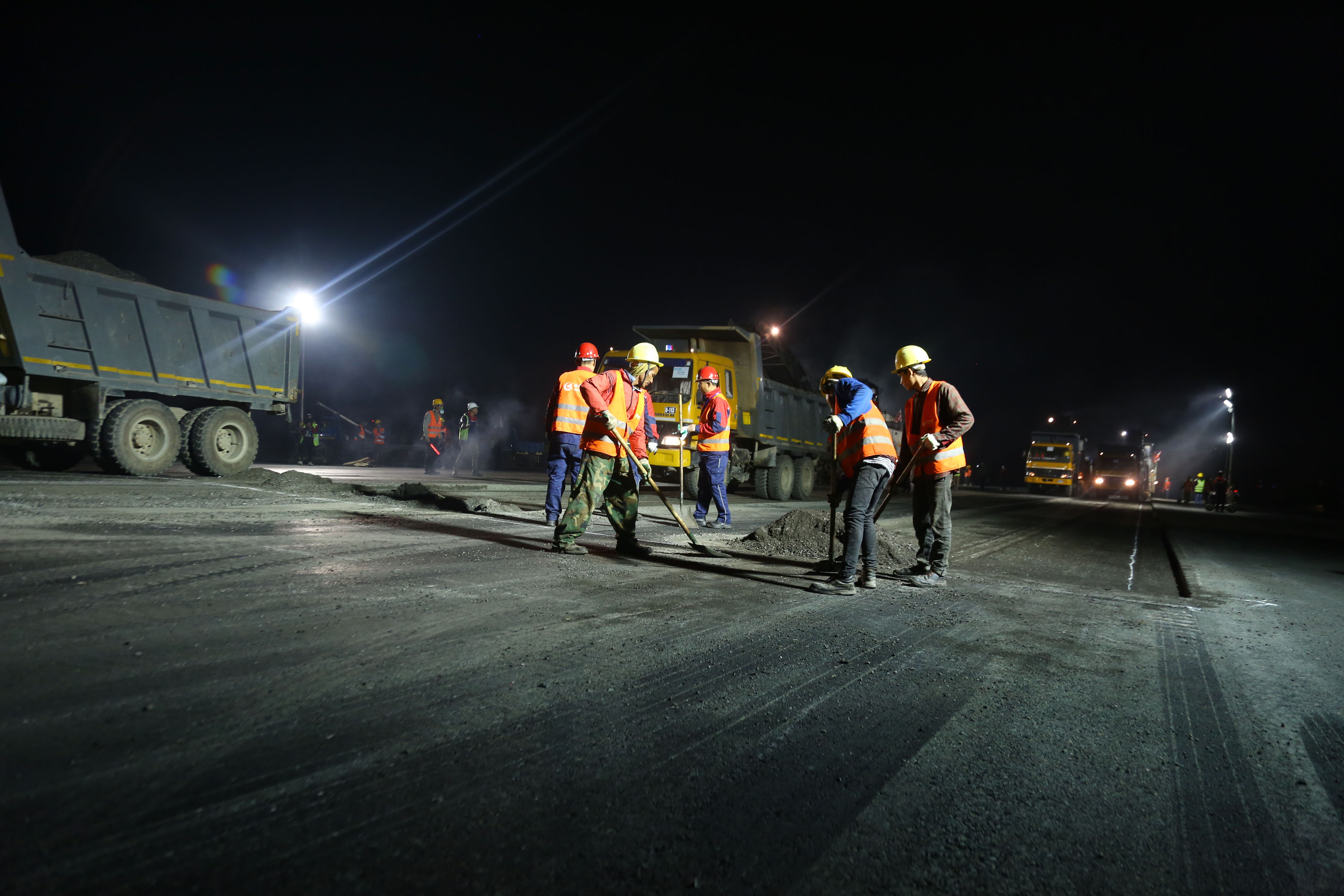 airport_work_8_LTl8Auf9Gx