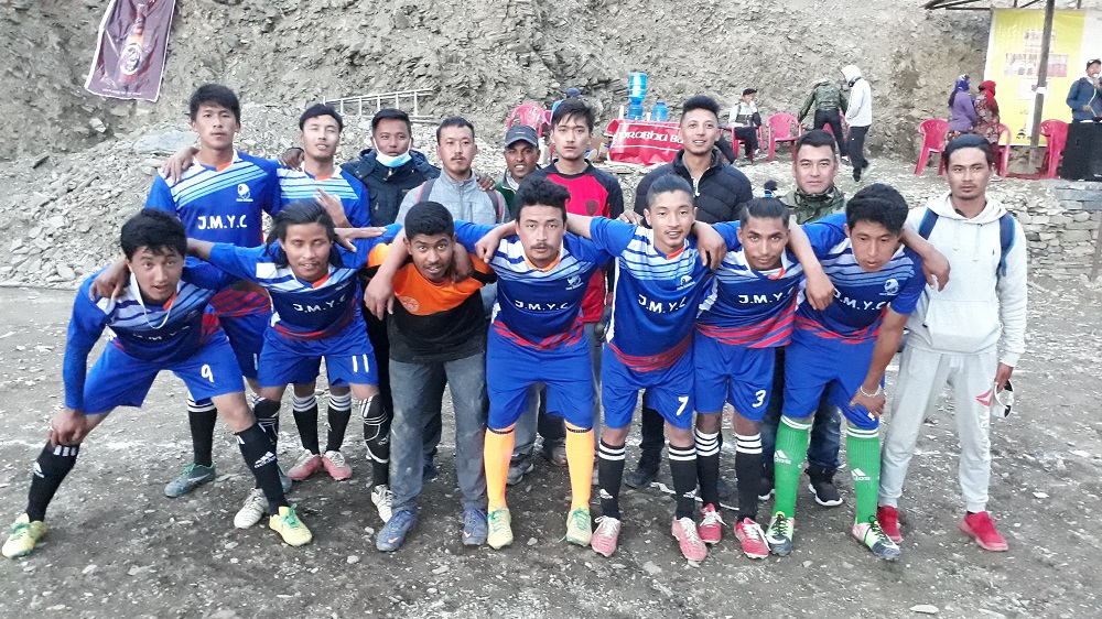 Football mustang (2)