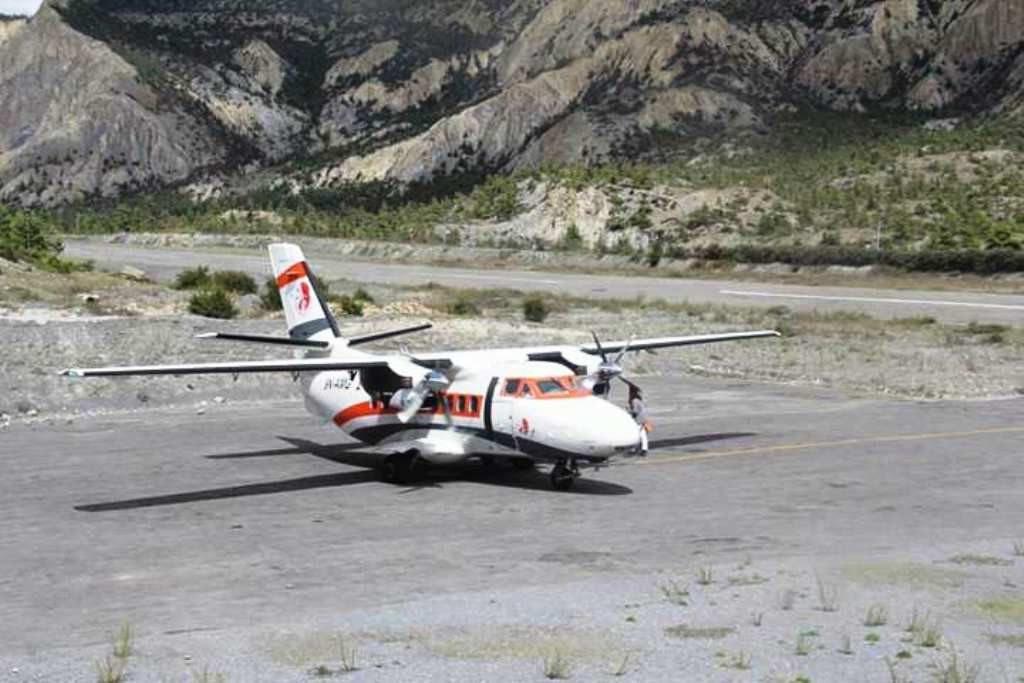manang humde airport (1)