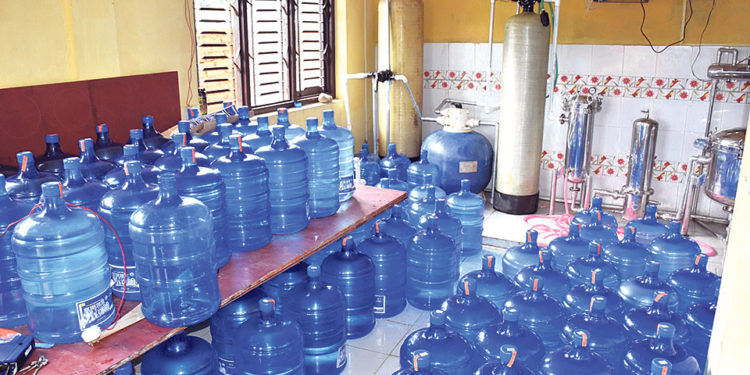 miniral-and-jaar-water-750×375