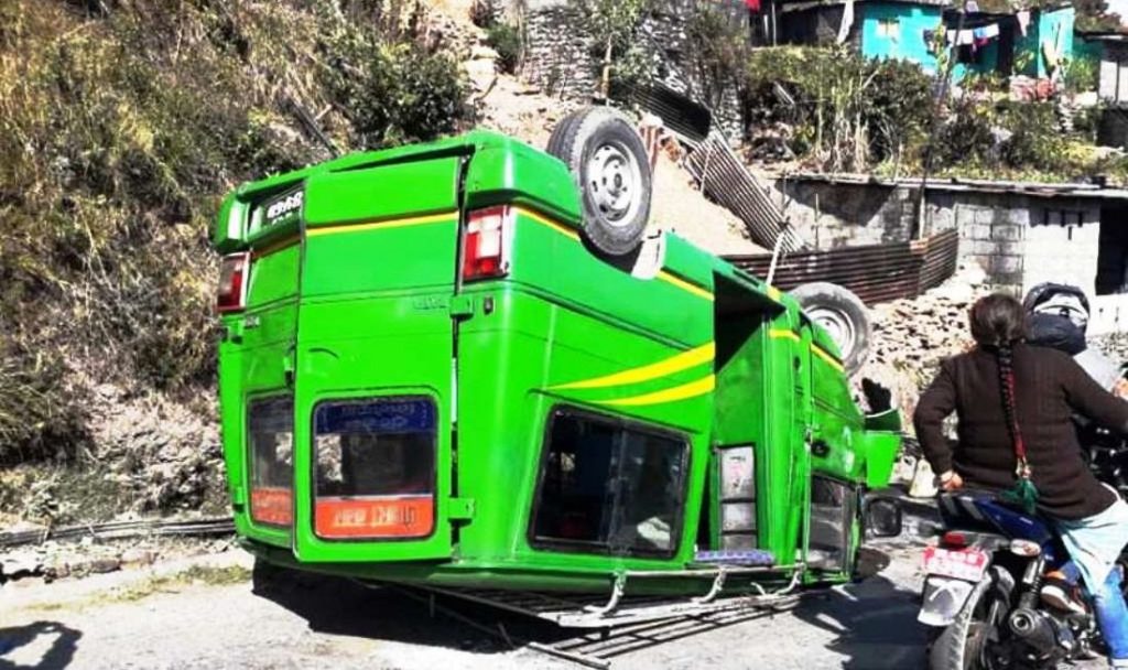 sarangkot bus ac