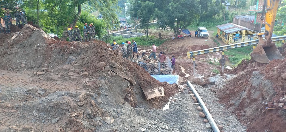 Nahala Sadak Marmat Kalo Pipe 1