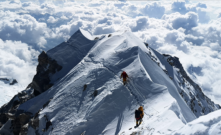 Mount-Everest-Climber-2