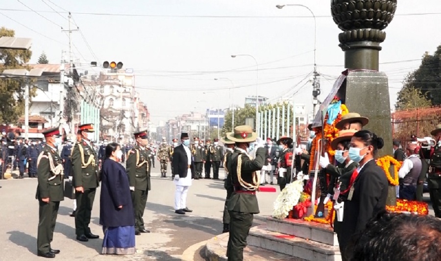 garland_in_prithivinarayan