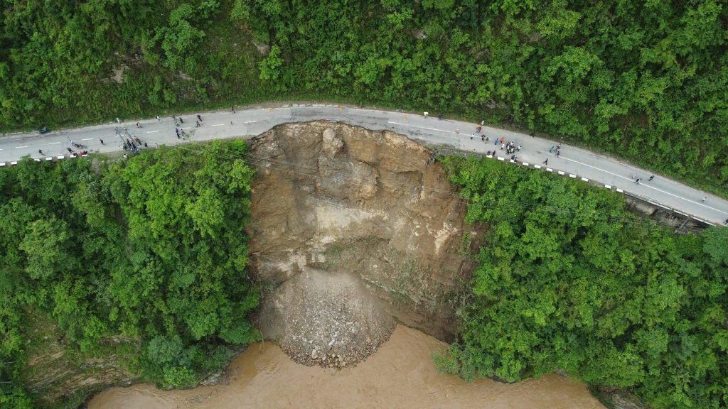 Tanahu-sadak bhasieko