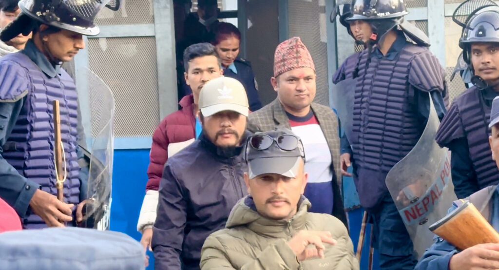 Mahendra Gurung upasthit