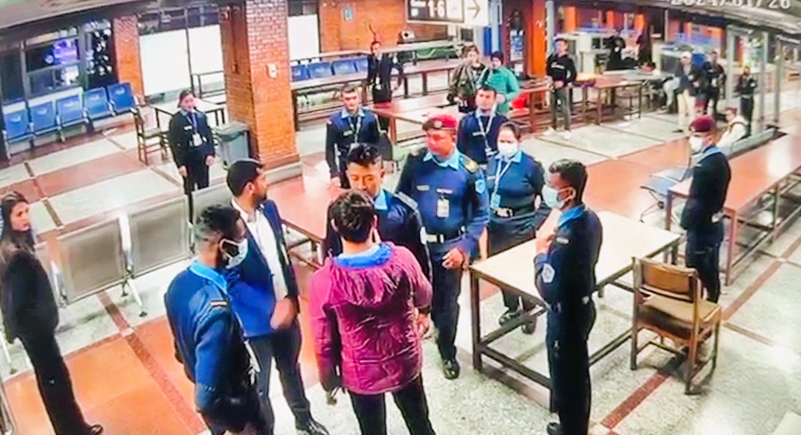 kutpit-airport-police-karmachari-police-vs-immigration