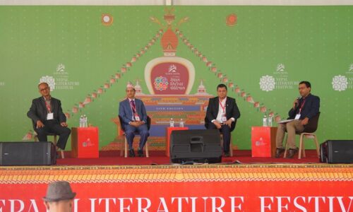 अर्थतन्त्र तंग्रिन्छ कि लड्छ (1)