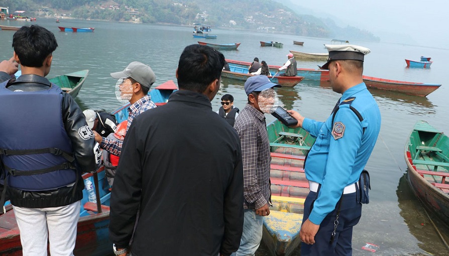 police-fewa_Eaf74plw8X