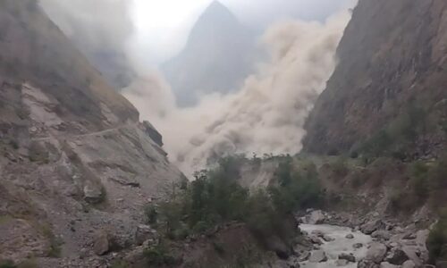 arughat- larke sadak khandama khaseko sukha pahiro