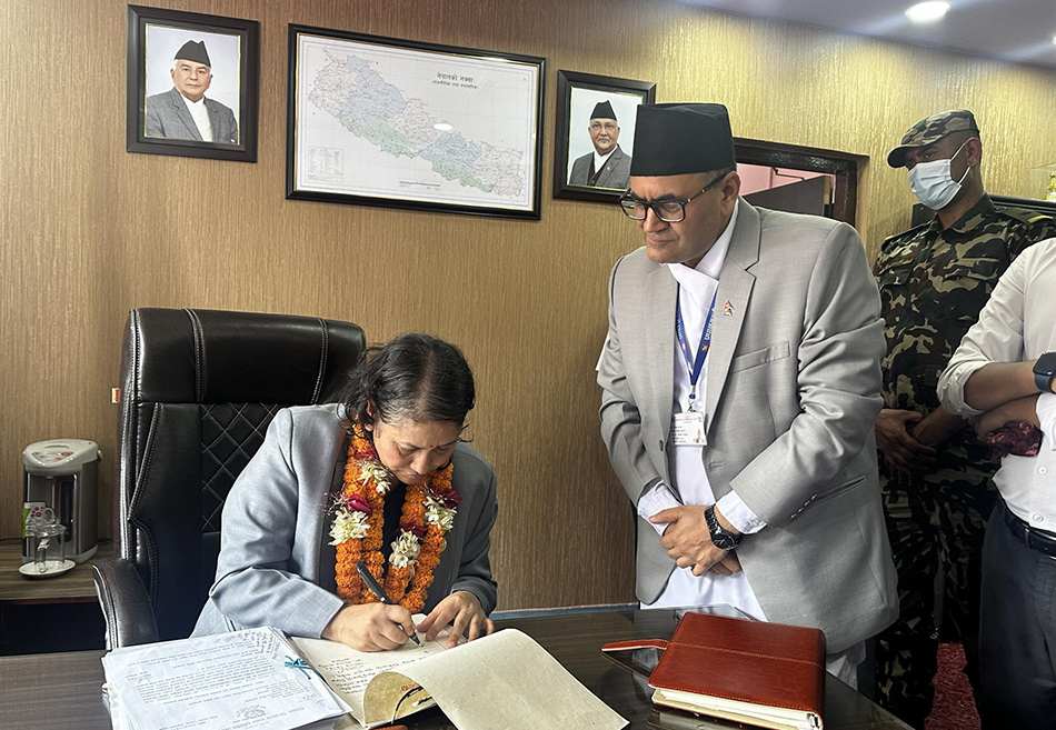 bidhya-bhattrai mantri