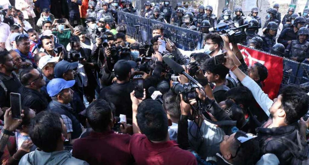 Raswapa-Baluwatar-Birodh-Pradarshan