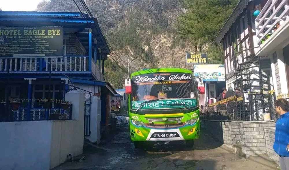Bus-in-Manang