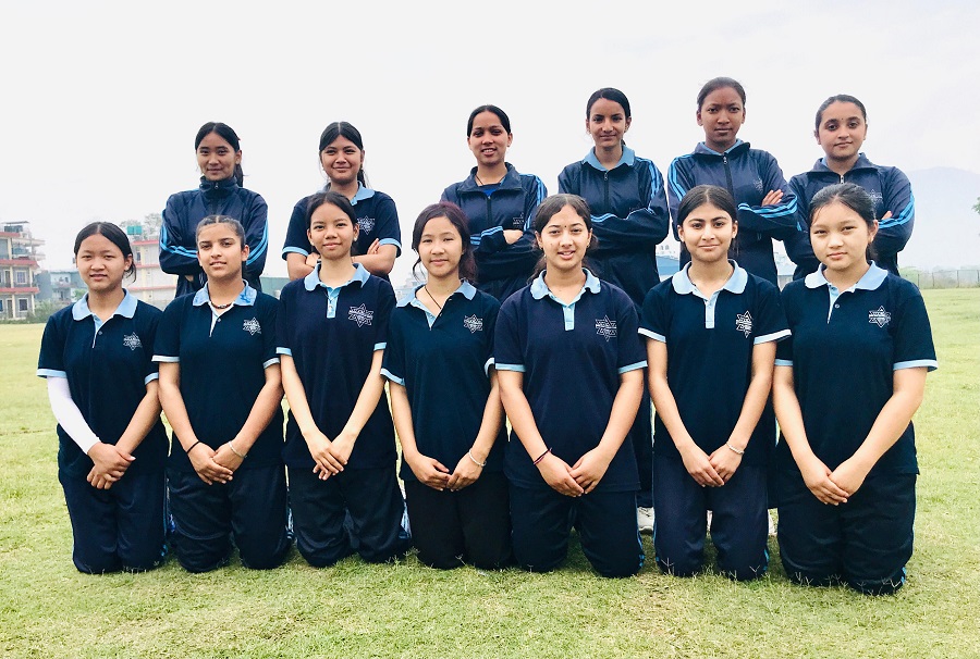 Girls Cricket PIC