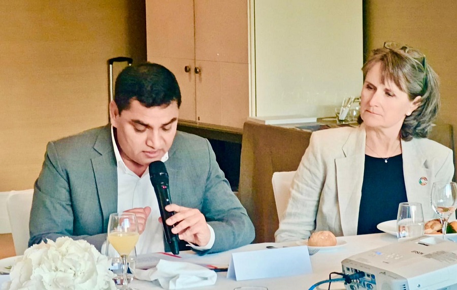 Health Minister Sidline meeting Geneva 1