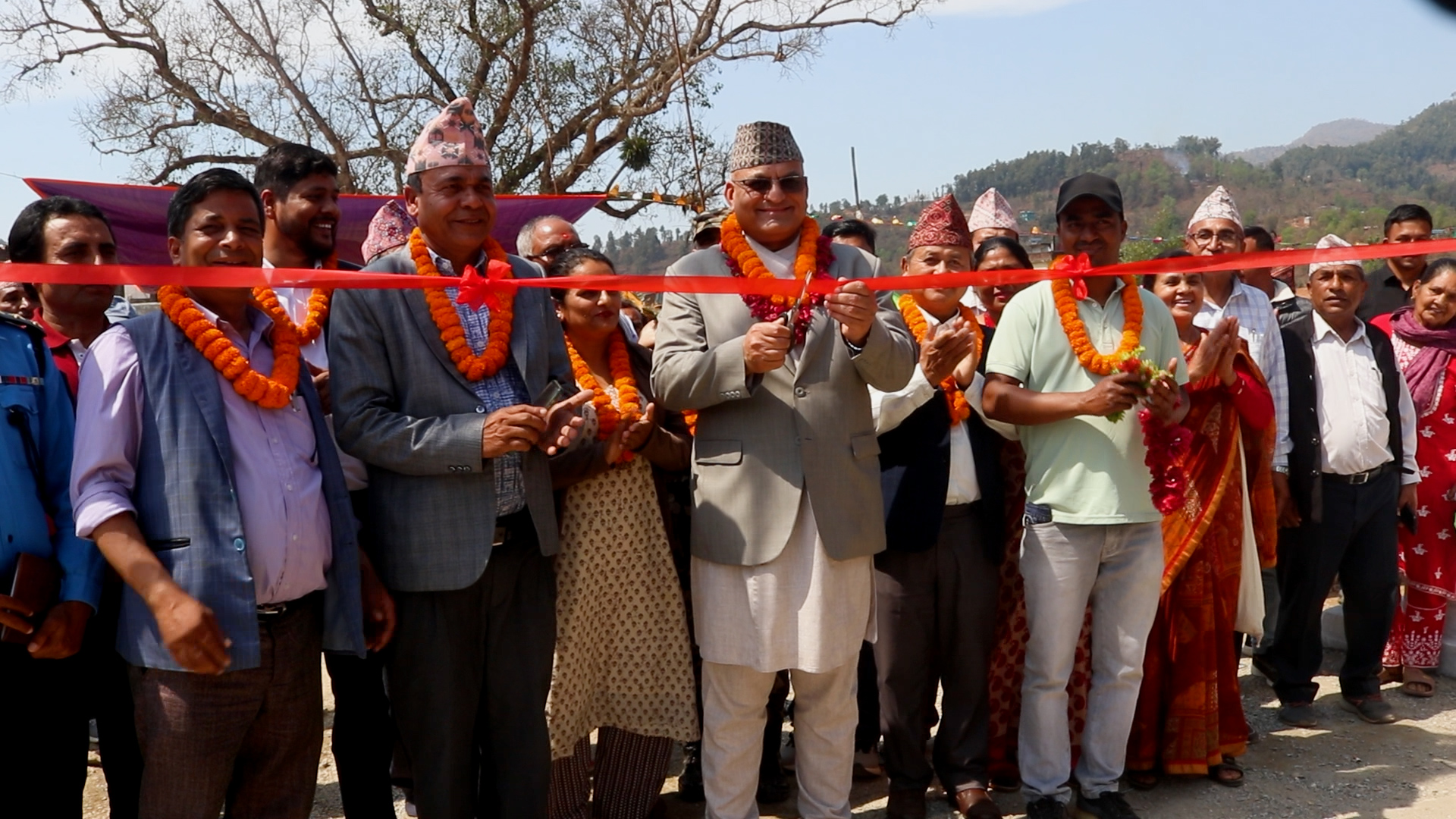 खारखोला पुल उद्घाटनको क्रममा मुख्यमन्त्री सुरेन्द्रराज पाण्डे 