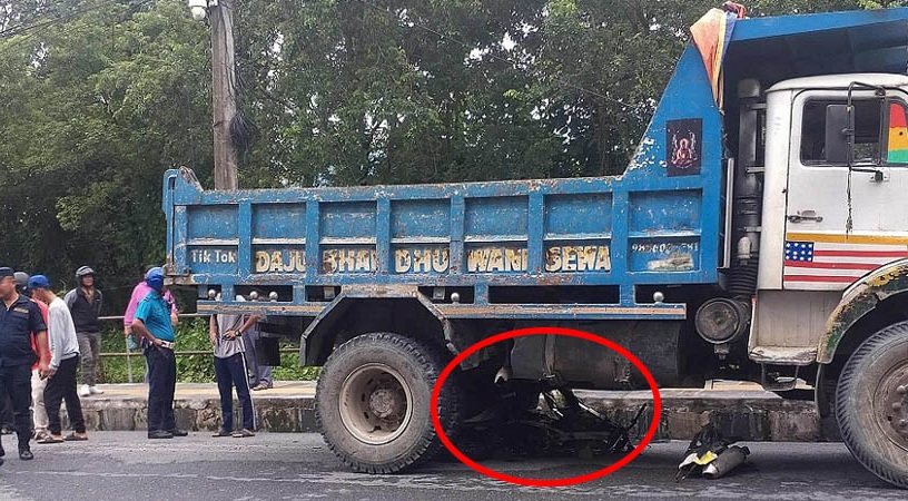 tipper-bike-accid