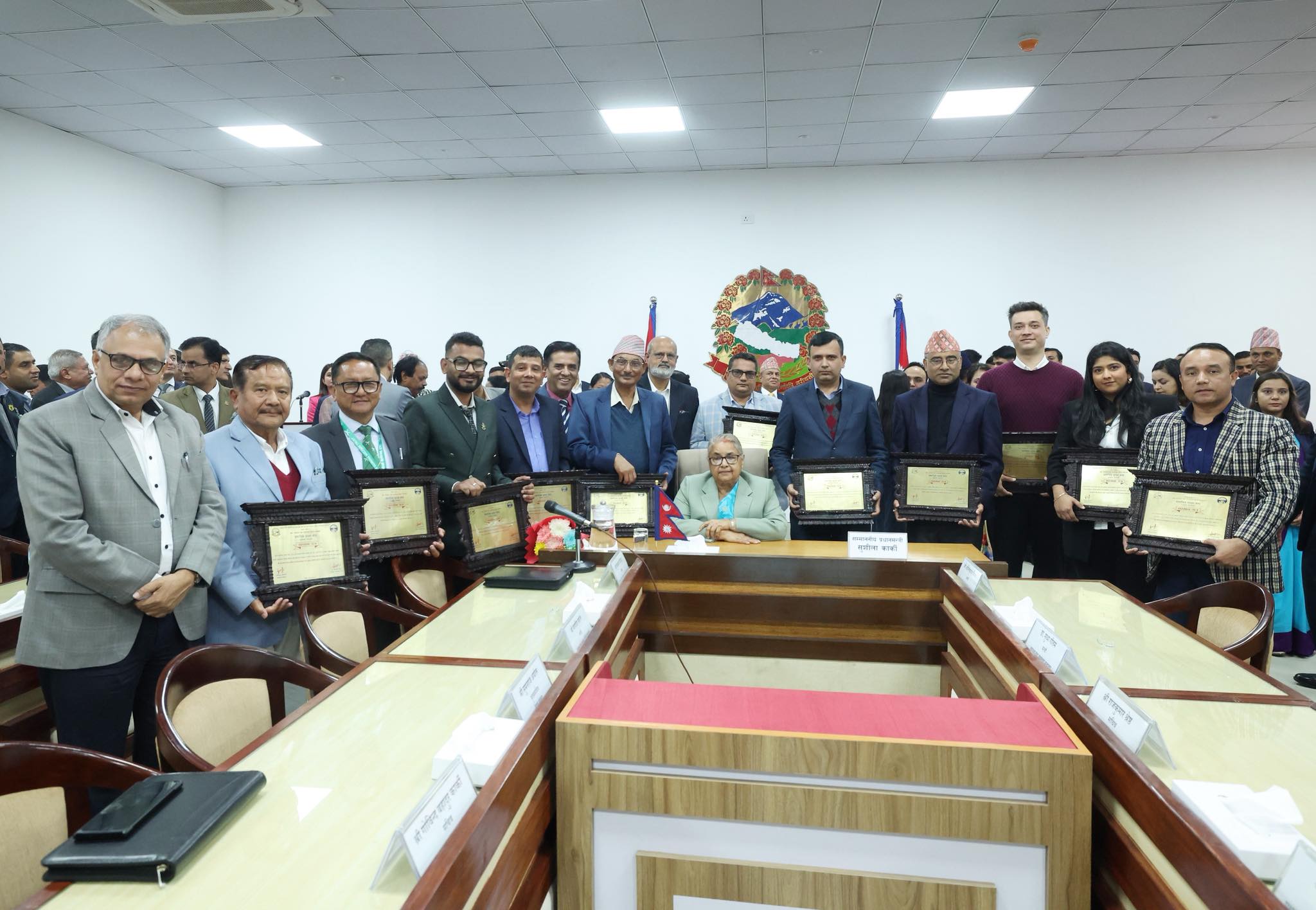 आठौँ सामाजिक सुरक्षा दिवसमा चरक मेमोरियल हस्पिटललाई सम्मान