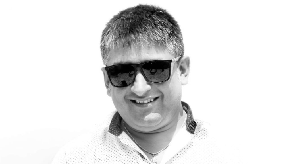 Deependra_Khaniya_1IjRLsqkyW