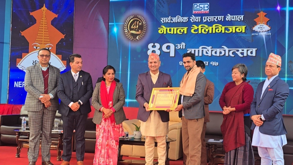Syangja-journalist-Neupane-honored-by-NTV