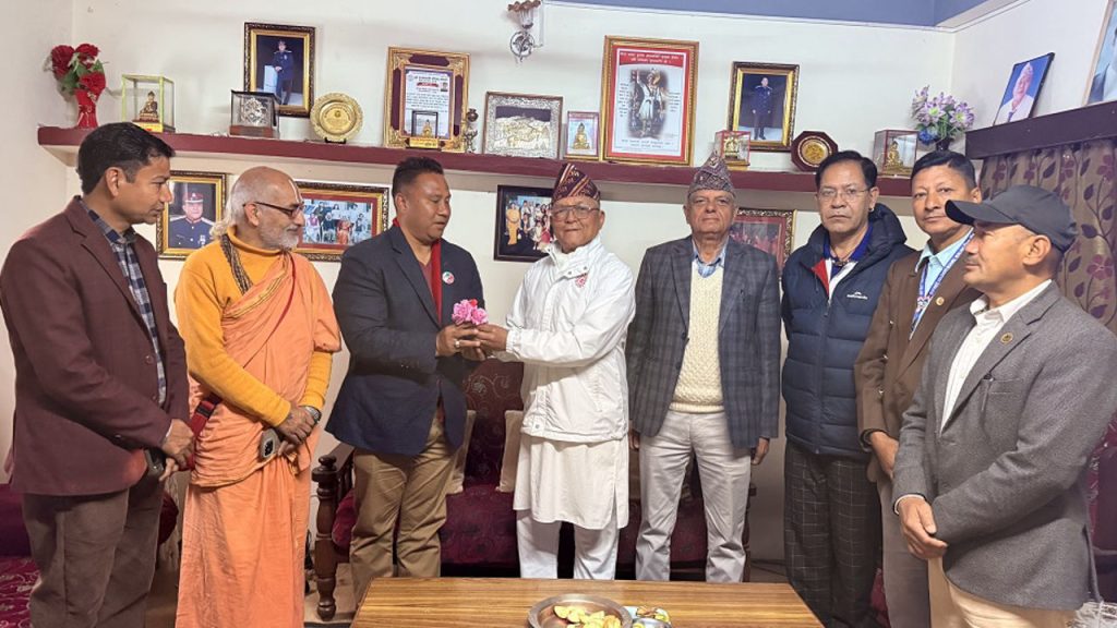 Thapa of Jai Matrubhumi Party supports Congress’ Malla in Syangja-2