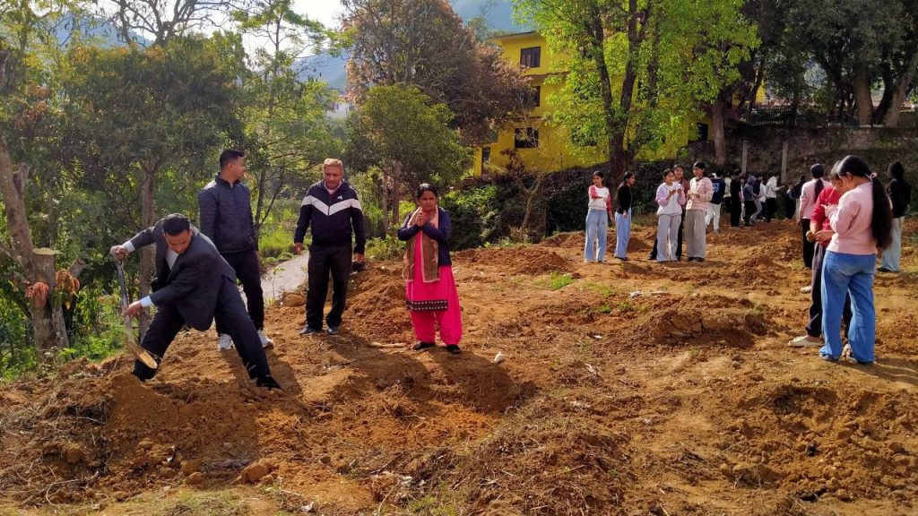Waling Community School starts banana plantation