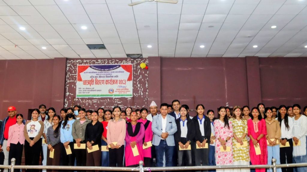 Galyang Municipality awards scholarships to 167 students