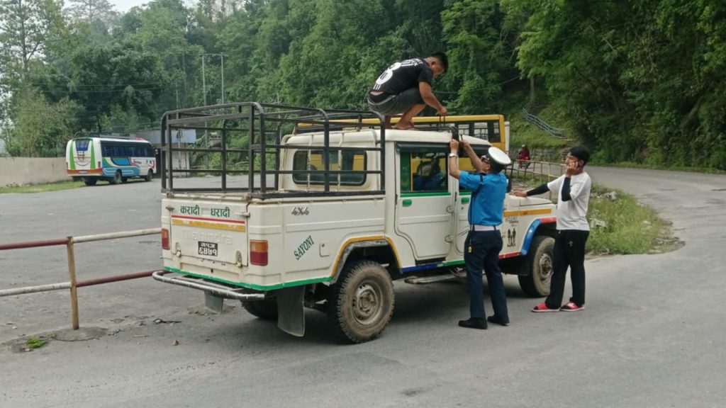 Campaign to remove hoods and roofs from pickup’s gains momentum in Syangja