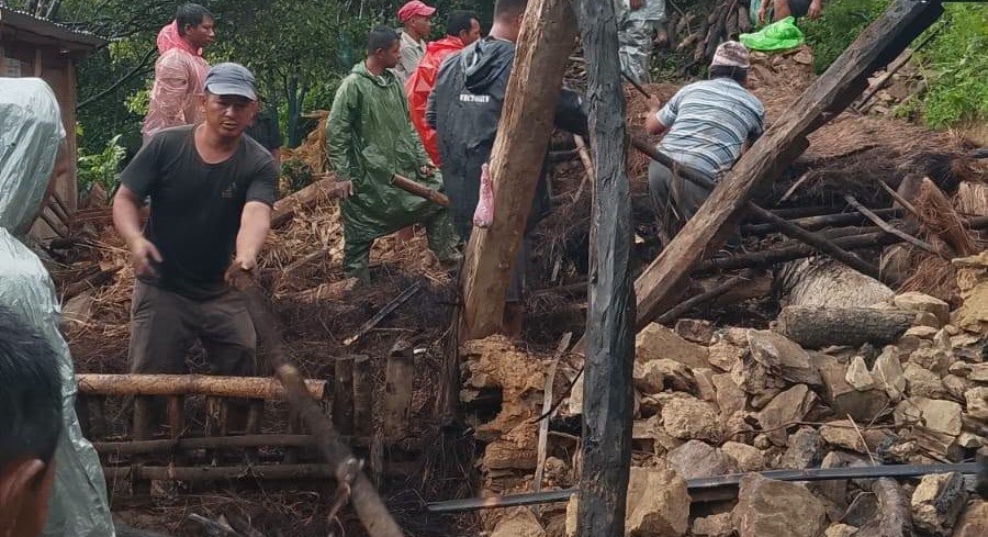 Farmer dies after being buried in landslide in Syangja-1